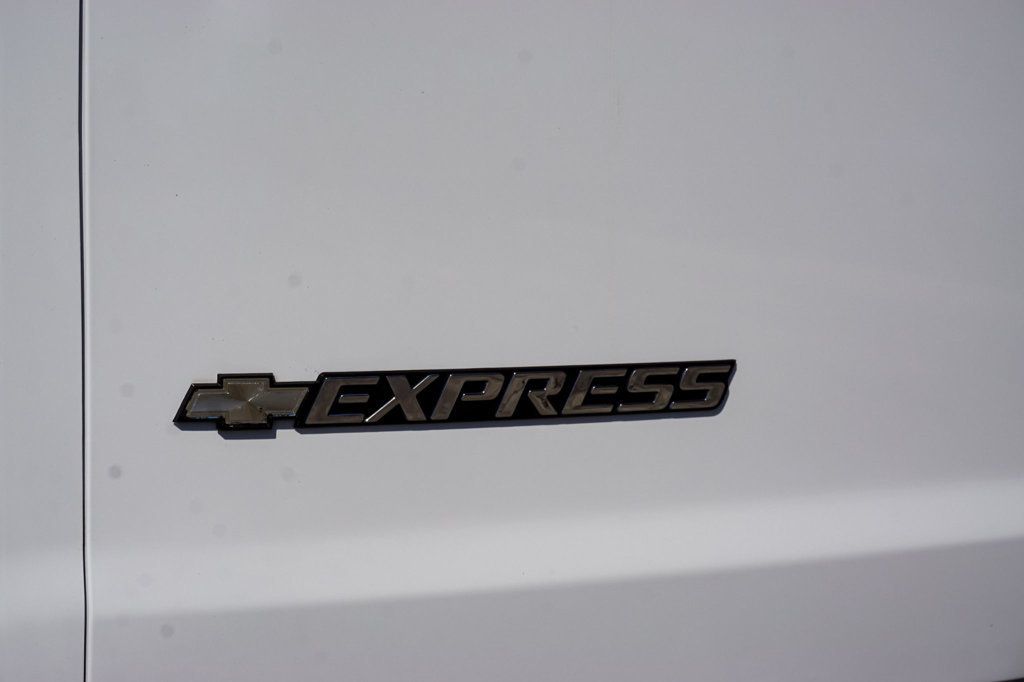 2017 Chevrolet Express Passenger *Express 3500* *15-Passenger Van* *Extended* *Only 45k Miles* - 23071573 - 52