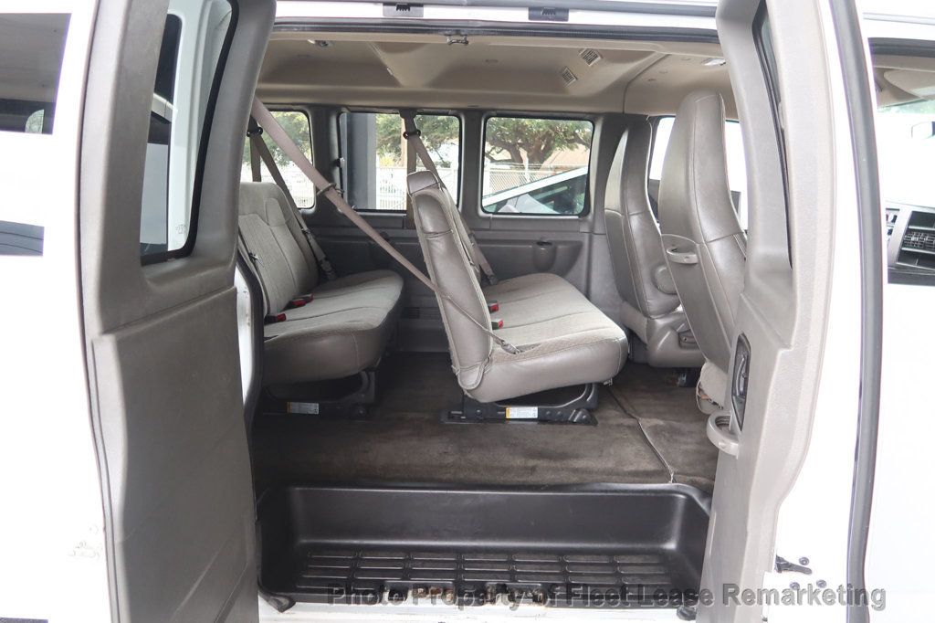 2017 Chevrolet Express Passenger G3500 Ext Passenger Van LT 155"  - 22979007 - 15
