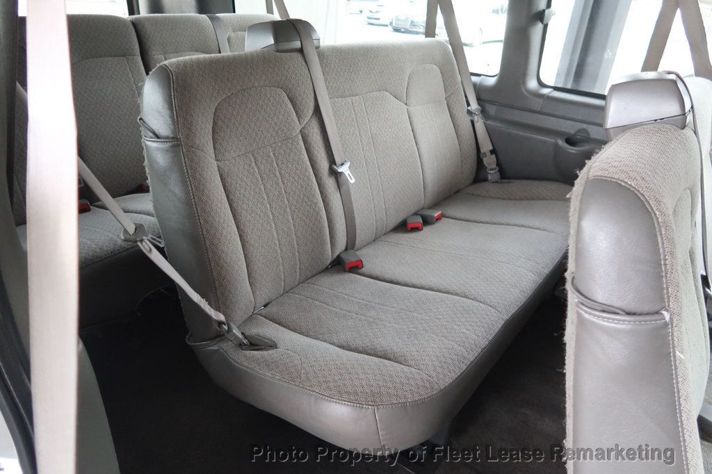 2017 Chevrolet Express Passenger G3500 Ext Passenger Van LT 155"  - 22979007 - 18