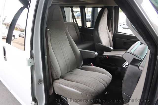 2017 Chevrolet Express Passenger G3500 Ext Passenger Van LT 155"  - 22979007 - 21