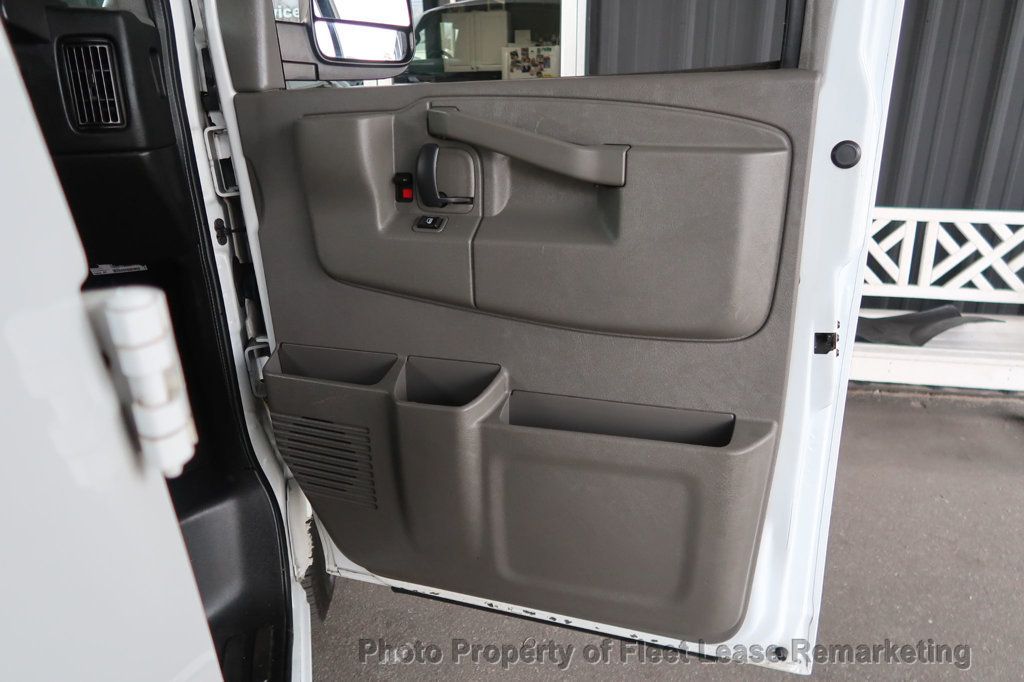 2017 Chevrolet Express Passenger G3500 Ext Passenger Van LT 155"  - 22979007 - 23