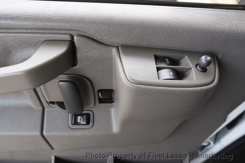 2017 Chevrolet Express Passenger G3500 Ext Passenger Van LT 155"  - 22979007 - 32