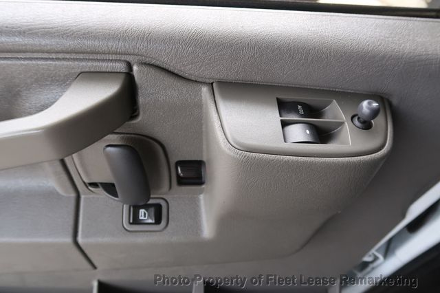 2017 Chevrolet Express Passenger G3500 Ext Passenger Van LT 155"  - 22979007 - 32