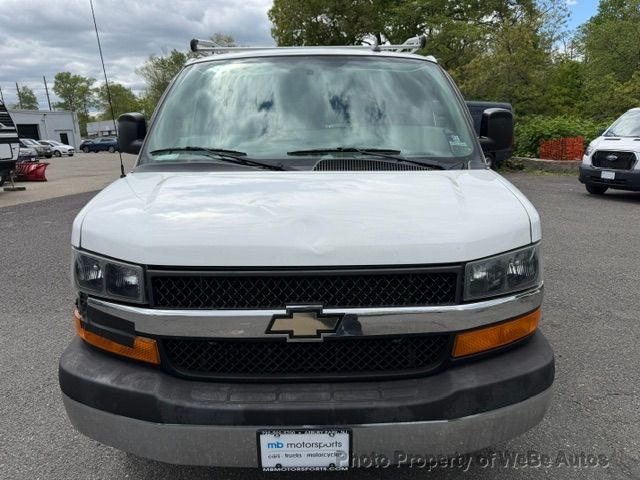 2017 Chevrolet Express Passenger RWD 2500 135" LT - 23029058 - 4