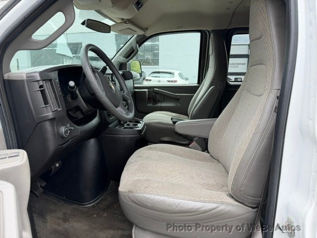 2017 Chevrolet Express Passenger RWD 2500 135" LT - 23029058 - 5