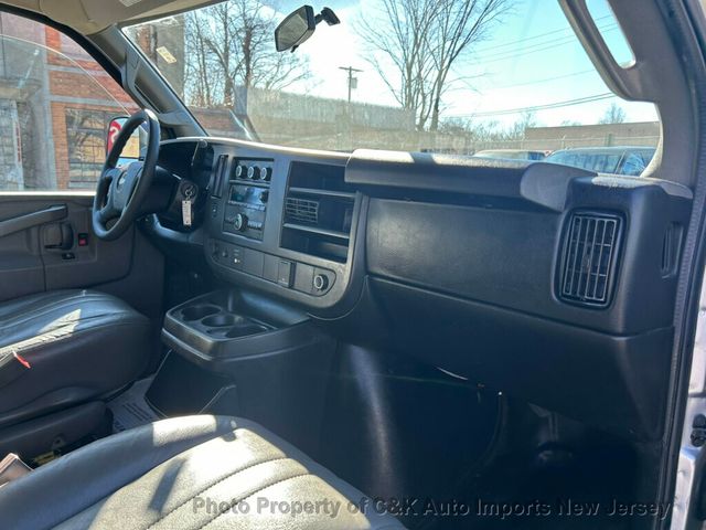 2017 Chevrolet Express Passenger RWD 3500 135" LS w/1LS - 22983292 - 21