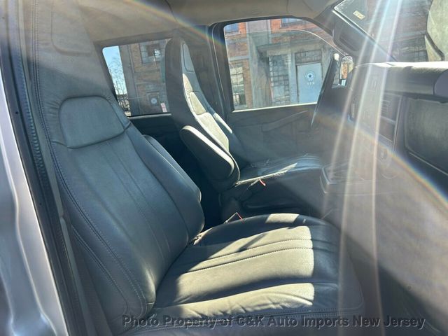 2017 Chevrolet Express Passenger RWD 3500 135" LS w/1LS - 22983292 - 22