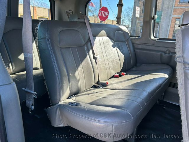 2017 Chevrolet Express Passenger RWD 3500 135" LS w/1LS - 22983292 - 25