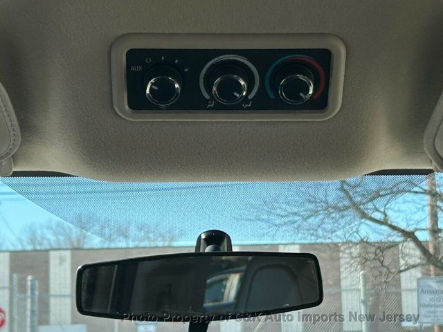 2017 Chevrolet Express Passenger RWD 3500 135" LS w/1LS - 22983292 - 32