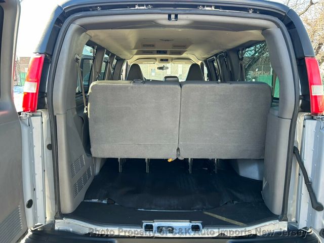 2017 Chevrolet Express Passenger RWD 3500 135" LS w/1LS - 22983292 - 38