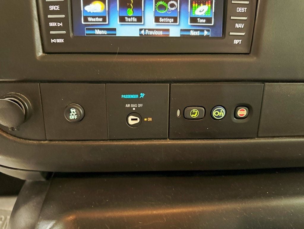2017 Chevrolet Express Passenger 3500 Van photo 17
