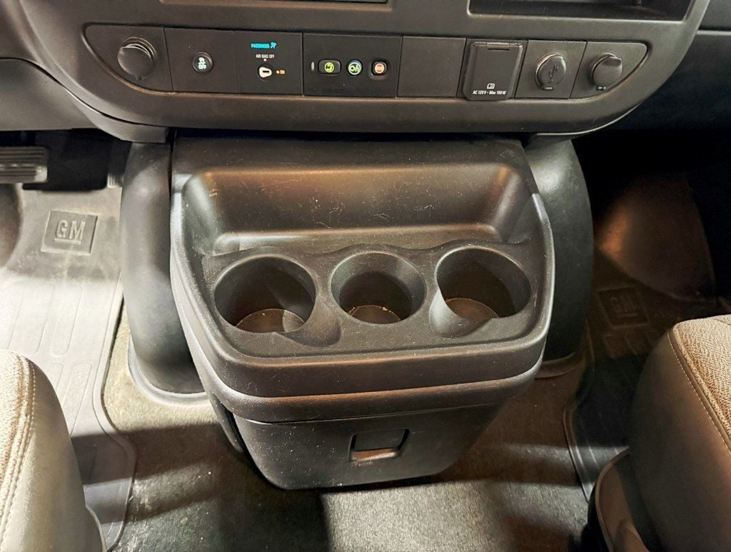 2017 Chevrolet Express Passenger 3500 Van photo 19