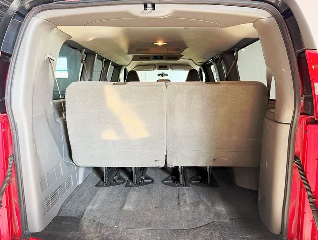 2017 Chevrolet Express Passenger RWD 3500 135" LT w/1LT - 22916351 - 31