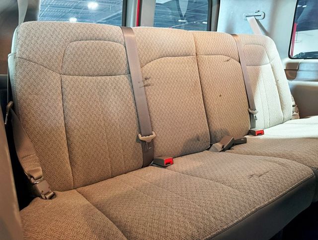 2017 Chevrolet Express Passenger RWD 3500 135" LT w/1LT - 22916351 - 38