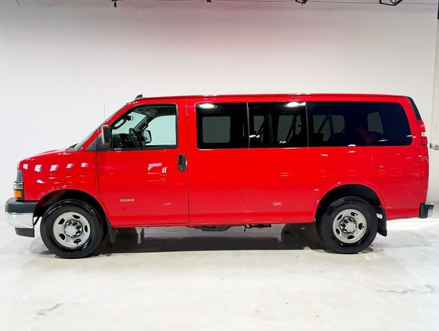 2017 Chevrolet Express Passenger RWD 3500 135" LT w/1LT - 22916351 - 3