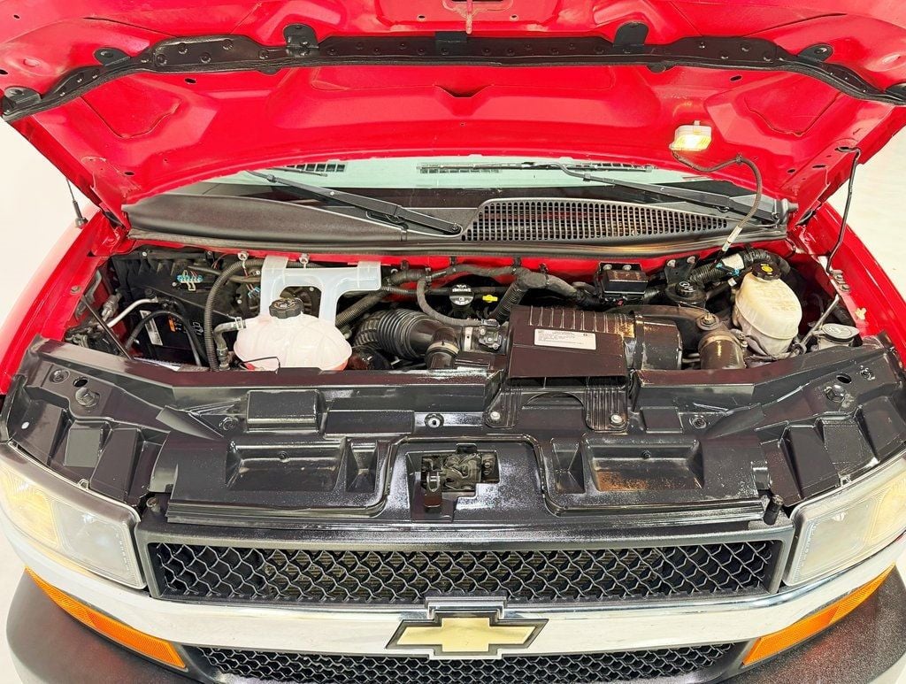 2017 Chevrolet Express Passenger 3500 Van photo 37