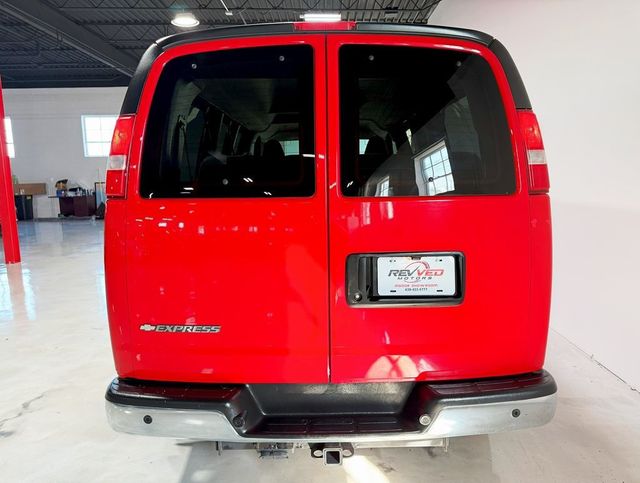 2017 Chevrolet Express Passenger RWD 3500 135" LT w/1LT - 22916351 - 5