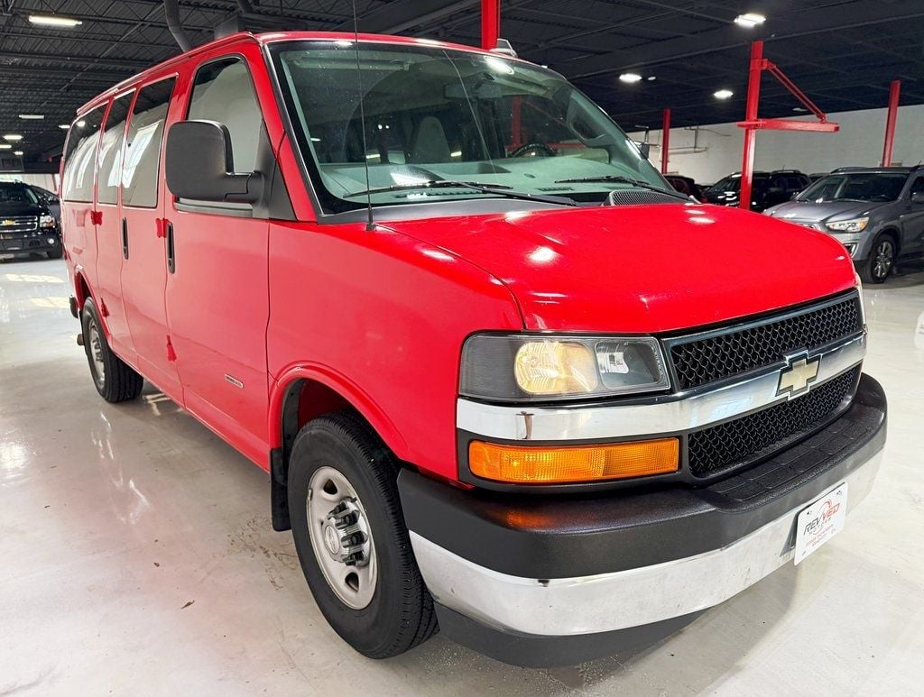 2017 Chevrolet Express Passenger 3500 Van photo 7