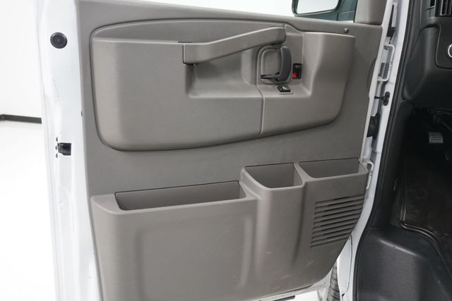 2017 Chevrolet Express Passenger RWD 3500 155" LT w/1LT - 22945577 - 10