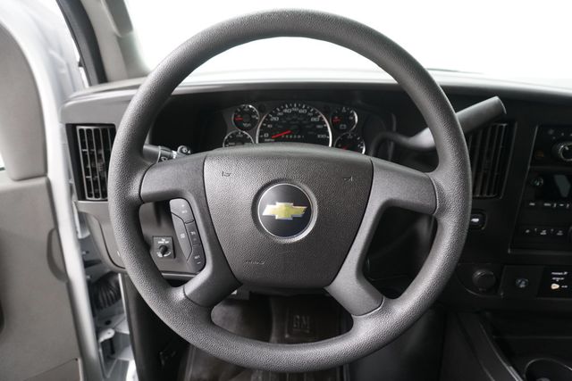 2017 Chevrolet Express Passenger RWD 3500 155" LT w/1LT - 22945577 - 11