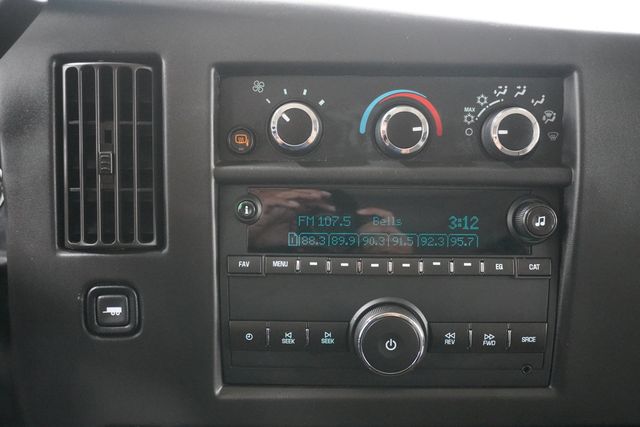 2017 Chevrolet Express Passenger RWD 3500 155" LT w/1LT - 22945577 - 12