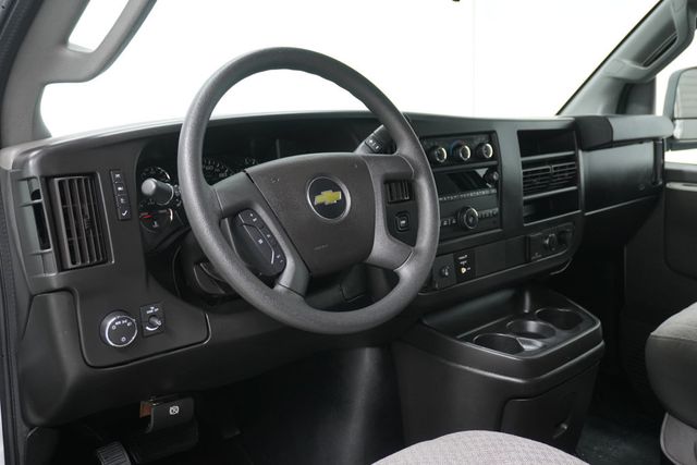 2017 Chevrolet Express Passenger RWD 3500 155" LT w/1LT - 22945577 - 7