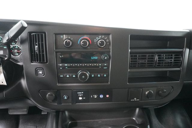 2017 Chevrolet Express Passenger RWD 3500 155" LT w/1LT - 23001698 - 15