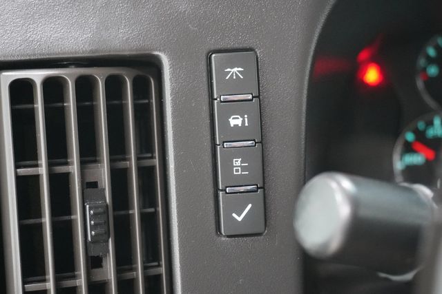 2017 Chevrolet Express Passenger RWD 3500 155" LT w/1LT - 23001698 - 17