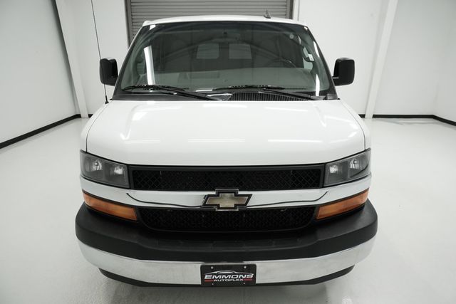 2017 Chevrolet Express Passenger RWD 3500 155" LT w/1LT - 23001698 - 1