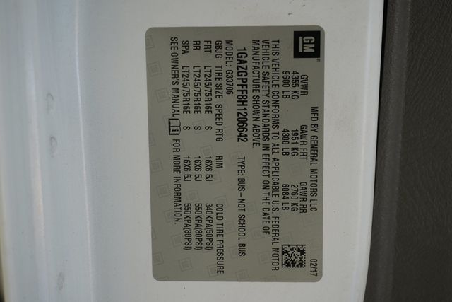 2017 Chevrolet Express Passenger RWD 3500 155" LT w/1LT - 23001698 - 25