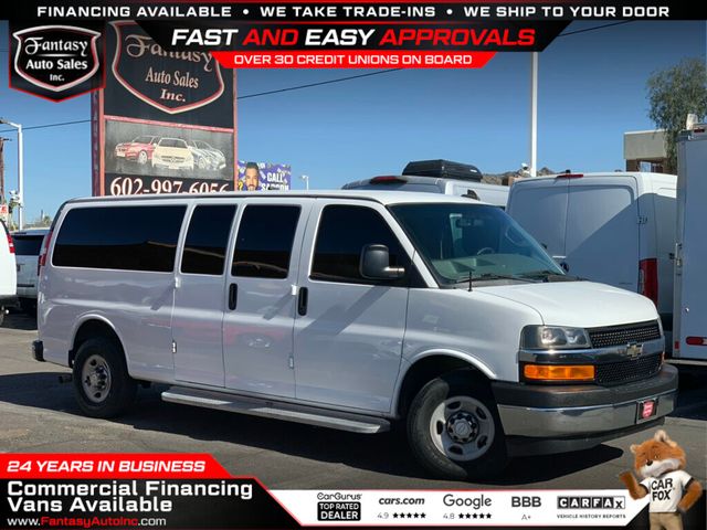 2017 Chevrolet Express Passenger RWD 3500 155" LT w/1LT - 22979026 - 0