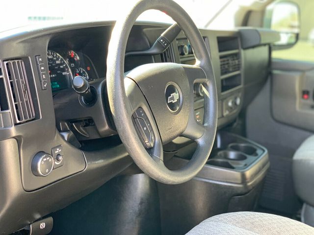 2017 Chevrolet Express Passenger RWD 3500 155" LT w/1LT - 22979026 - 21