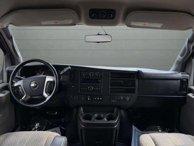 2017 Chevrolet Express Passenger RWD 3500 155" LT w/1LT - 22929246 - 9