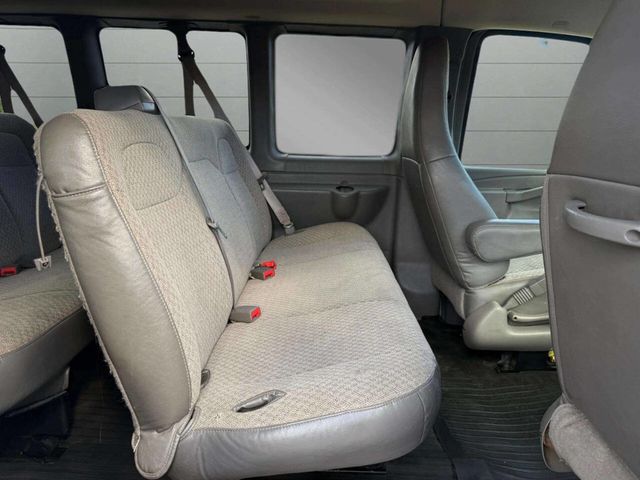 2017 Chevrolet Express Passenger RWD 3500 155" LT w/1LT - 22929246 - 15