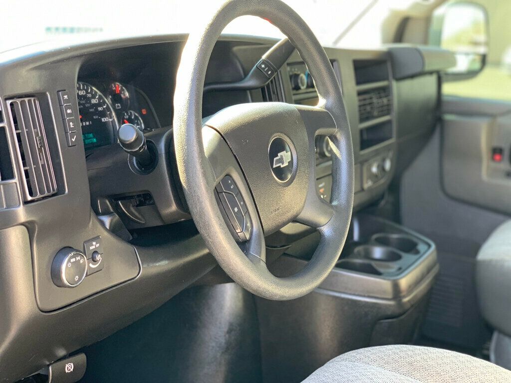 2017 Chevrolet Express Passenger RWD 3500 155" LT w/1LT Passenger - 22979026 - 21