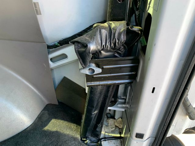 2017 Chevrolet Express Passenger RWD 3500 155" LT w/1LT Passenger - 22979026 - 31