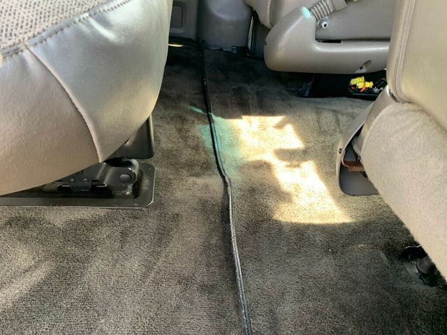 2017 Chevrolet Express Passenger RWD 3500 155" LT w/1LT Passenger - 22989344 - 27