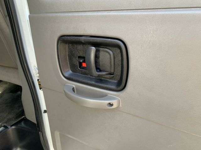 2017 Chevrolet Express Passenger RWD 3500 155" LT w/1LT Passenger - 22989344 - 28