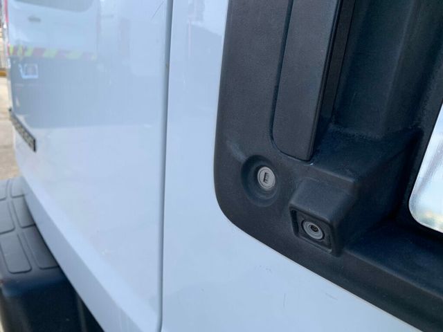 2017 Chevrolet Express Passenger RWD 3500 155" LT w/1LT Passenger - 22989344 - 30