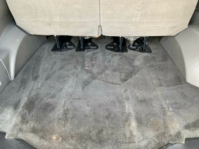 2017 Chevrolet Express Passenger RWD 3500 155" LT w/1LT Passenger - 22989344 - 33