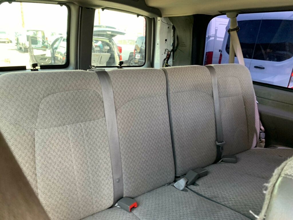 2017 Chevrolet Express Passenger RWD 3500 155" LT w/1LT Passenger - 22989344 - 6