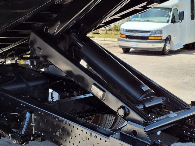 2017 Chevrolet LCF 4500 16' Landscape Dump Truck - 22831871 - 25