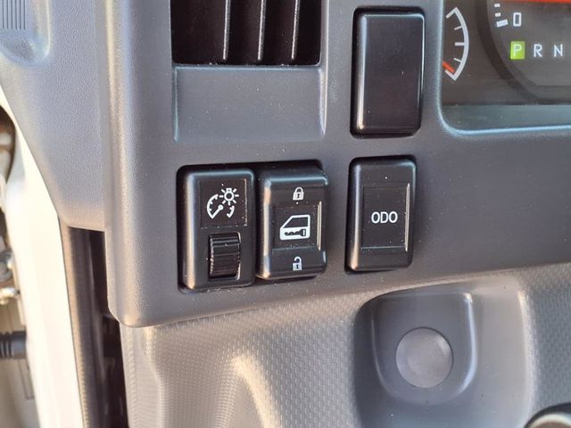 2017 Chevrolet LCF 4500 16' Landscape Dump Truck - 22831871 - 29