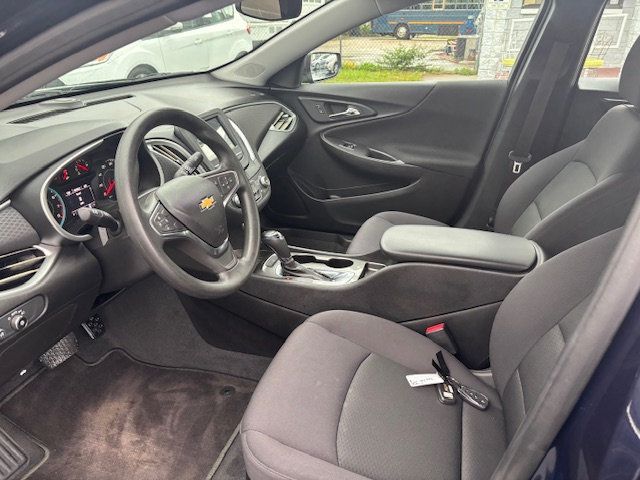 2017 Chevrolet Malibu  - 22914941 - 2