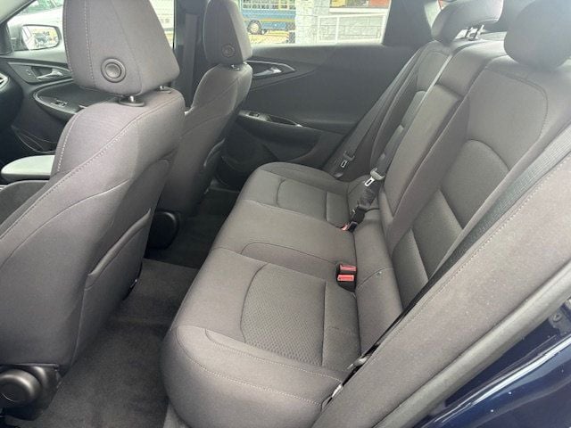 2017 Chevrolet Malibu  - 22914941 - 4