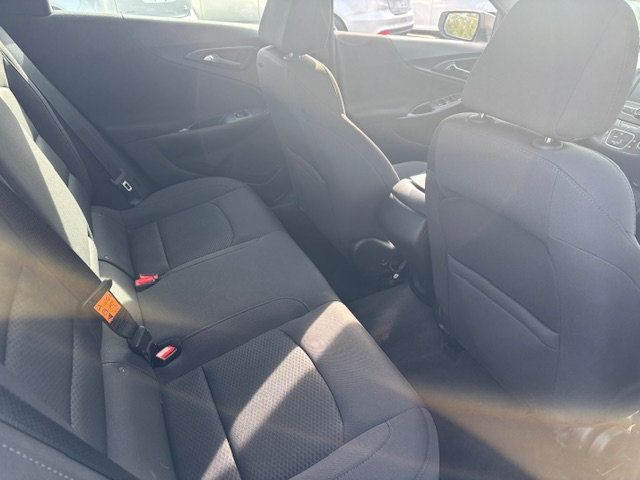 2017 Chevrolet Malibu  - 22935894 - 10