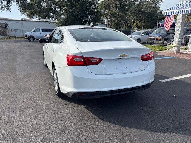 2017 Chevrolet Malibu  - 22935894 - 11