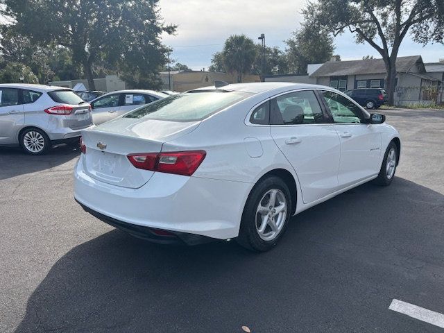 2017 Chevrolet Malibu  - 22935894 - 2
