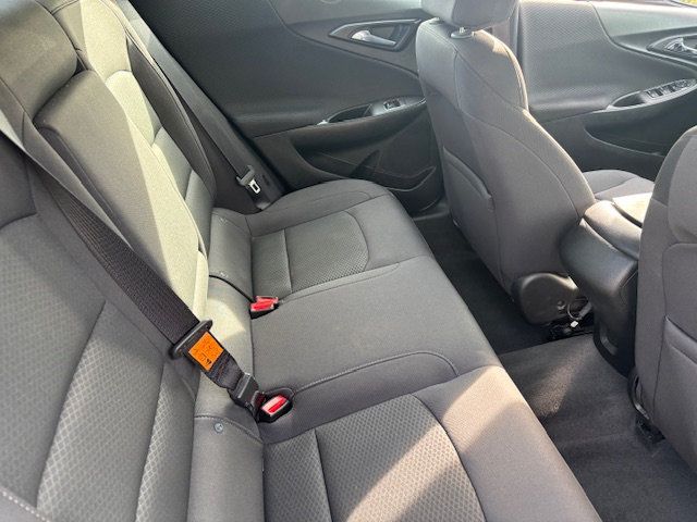 2017 Chevrolet Malibu  - 22935894 - 7