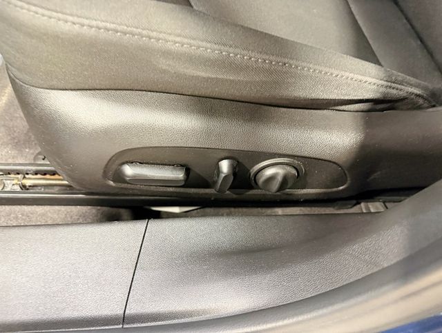 2017 Chevrolet Malibu 4dr Sedan Hybrid w/1HY - 22953233 - 24